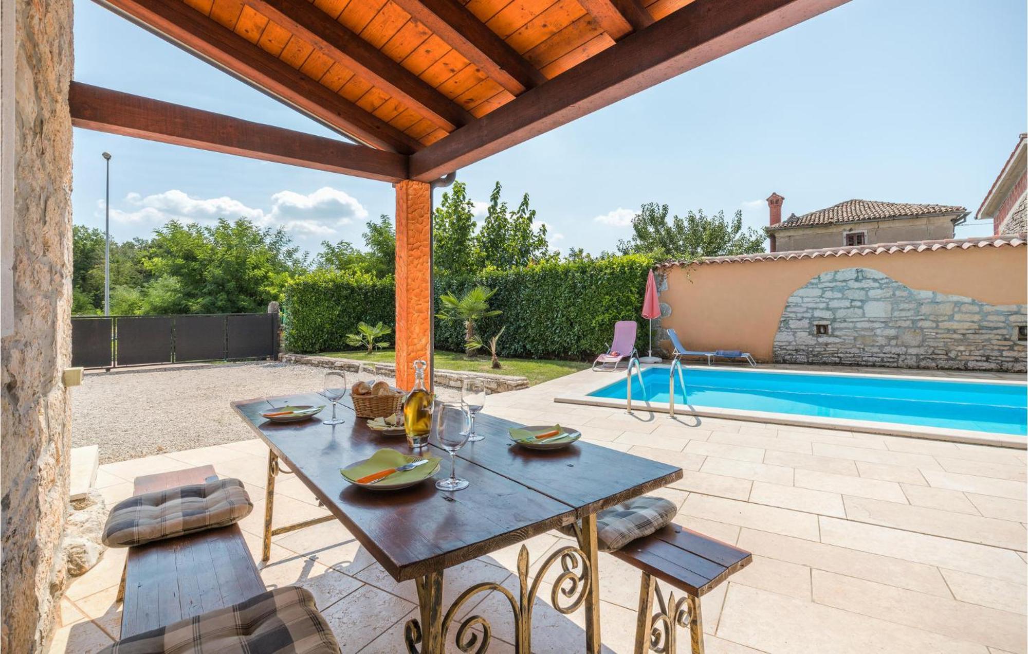 Lovely Home In Visnjan With Outdoor Swimming Pool 外观 照片